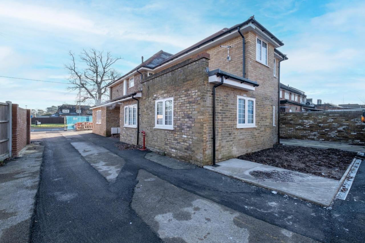 Pinewood Studios, Iver Heathrow 1 & 2 Bedroom With Parking By Arista Living Slough
