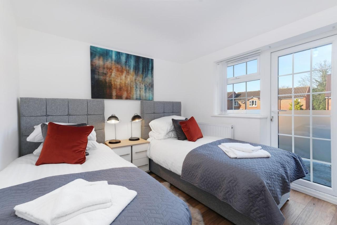 Apartment Pinewood Studios, Iver Heathrow 1 & 2 Bedroom With Parking By Arista Living Slough