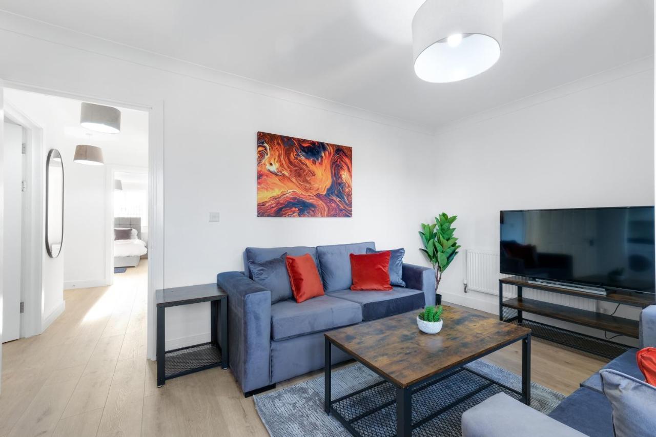 Pinewood Studios, Iver Heathrow 1 & 2 Bedroom With Parking By Arista Living Slough