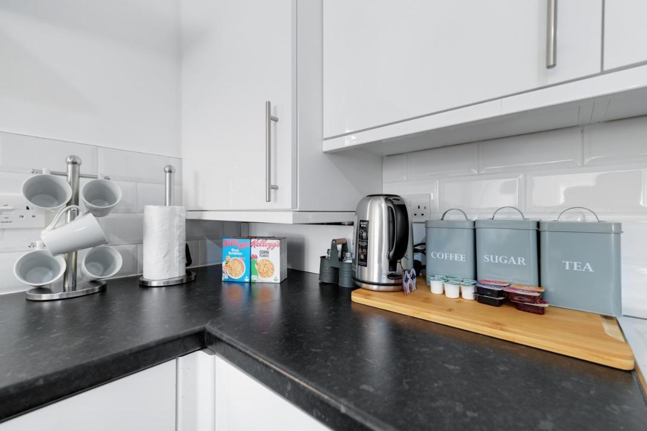 Pinewood Studios, Iver Heathrow 1 & 2 Bedroom With Parking By Arista Living